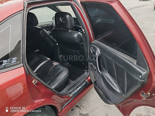 Opel Vectra 2000, 400,000 km - 1.6 л - Zaqatala