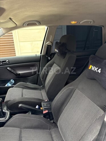 Volkswagen Golf 2003, 270,444 km - 2.0 l - Qusar