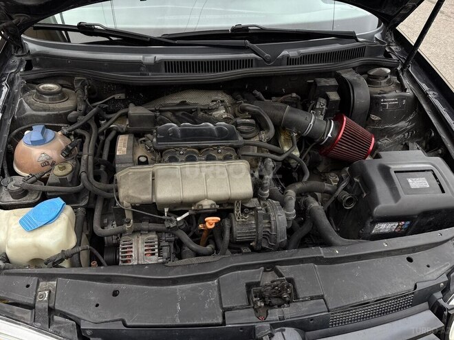 Volkswagen Golf 2003, 270,444 km - 2.0 l - Qusar