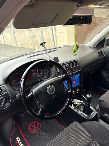 Volkswagen Golf 2003, 270,444 km - 2.0 l - Qusar