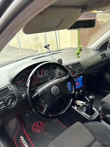 Volkswagen Golf 2003, 270,444 km - 2.0 l - Qusar