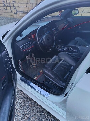 BMW 525 2004, 300,000 km - 2.5 l - Bakı