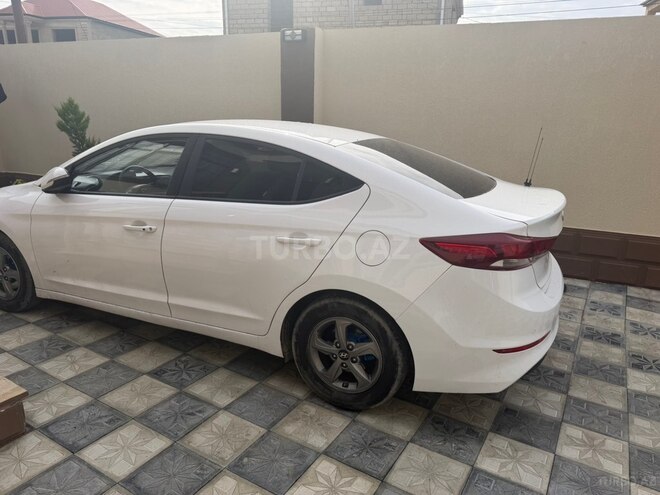 Hyundai Elantra 2015, 222,000 km - 1.6 l - Bakı