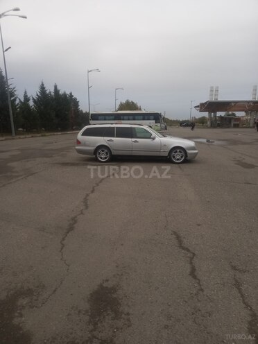 Mercedes E 230 1998, 688,666 km - 2.3 l - Yevlax