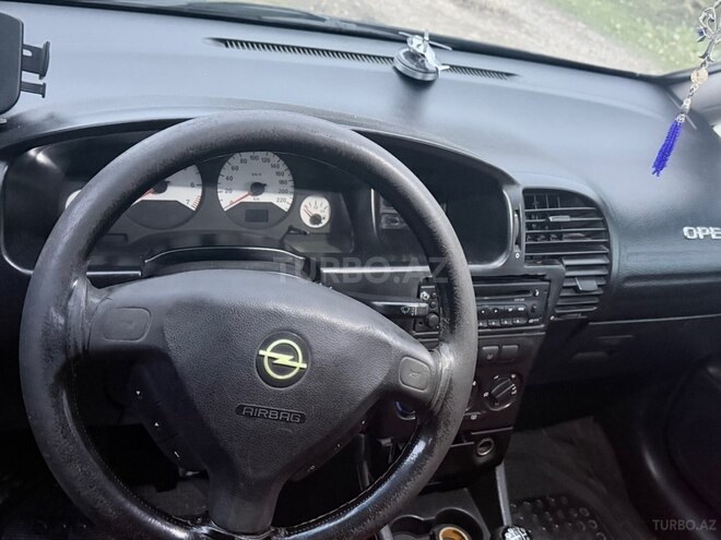 Opel Zafira 1999, 110,000 km - 1.8 л - Xudat