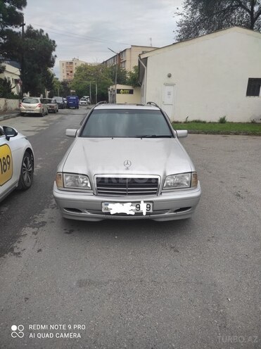 Mercedes C 220 2000, 320,000 km - 2.2 л - Bakı