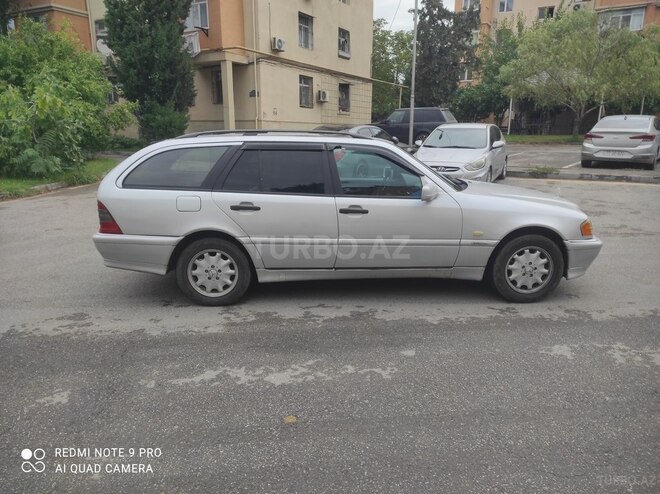 Mercedes C 220 2000, 320,000 km - 2.2 л - Bakı