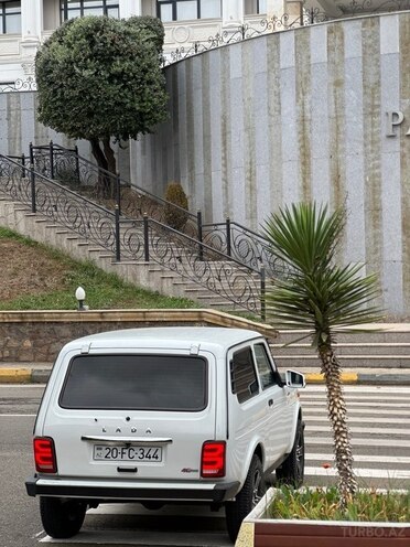 LADA (VAZ) Niva 2017, 80,000 km - 1.7 l - Tovuz