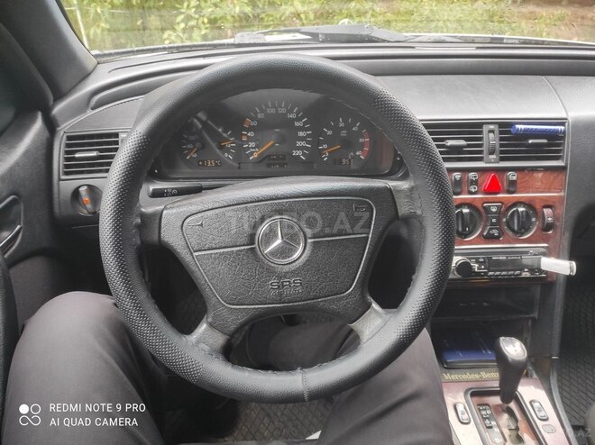 Mercedes C 220 2000, 320,000 km - 2.2 л - Bakı