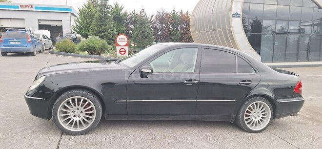 Mercedes E 350 2005, 330,001 km - 3.5 л - Qəbələ