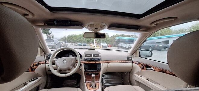 Mercedes E 350 2005, 330,001 km - 3.5 л - Qəbələ