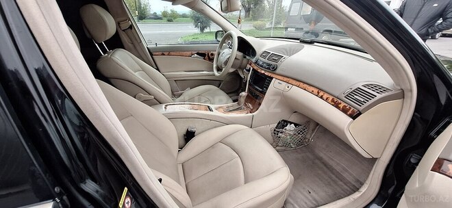 Mercedes E 350 2005, 330,001 km - 3.5 л - Qəbələ