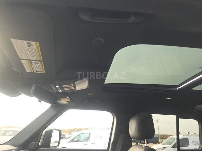 Land Rover Defender 2024, 56,863 km - 3.0 l - Bakı