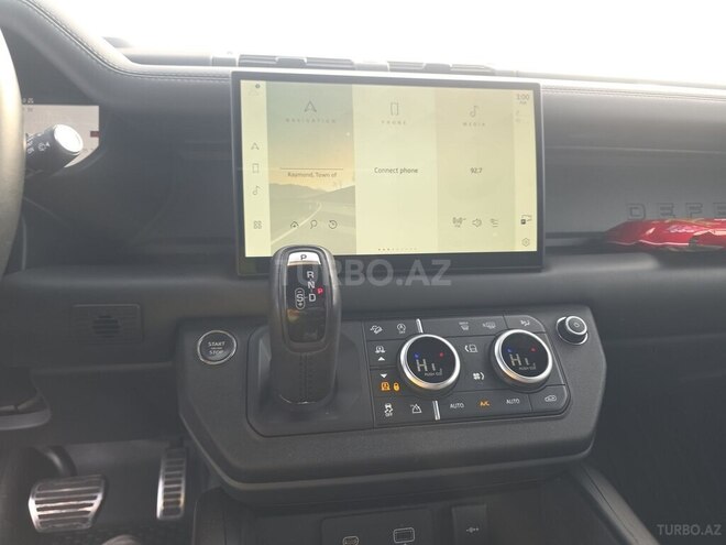Land Rover Defender 2024, 56,863 km - 3.0 l - Bakı