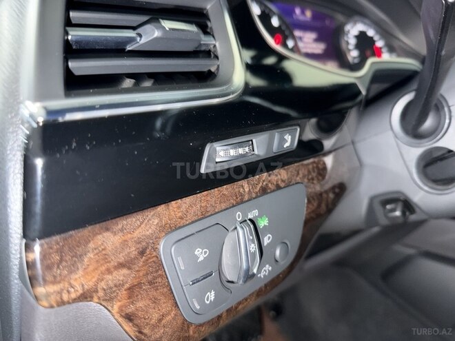 Audi Q7 2019, 127,200 km - 3.0 l - Bakı