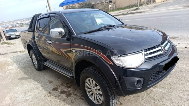 Mitsubishi L200 2013, 182,571 km - 2.5 l - Bakı