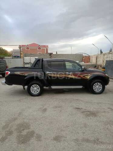 Mitsubishi L200 2013, 182,571 km - 2.5 l - Bakı