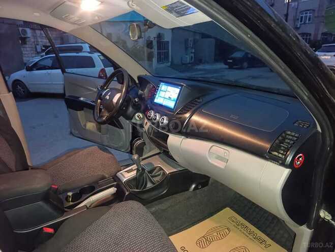 Mitsubishi L200 2013, 182,571 km - 2.5 l - Bakı
