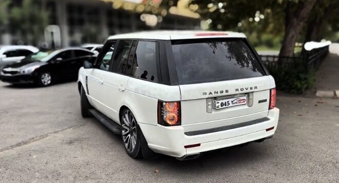 Land Rover Range Rover 2004, 310,000 km - 4.4 l - Bərdə