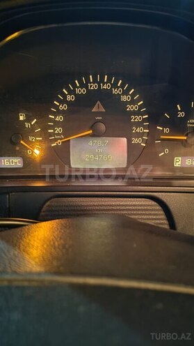 Mercedes E 220 2000, 294,000 km - 2.2 l - Bakı