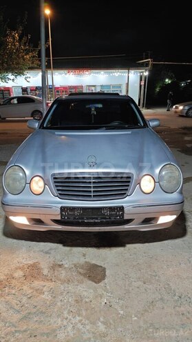 Mercedes E 220 2000, 294,000 km - 2.2 l - Bakı
