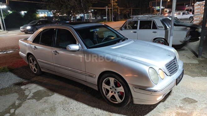 Mercedes E 220 2000, 294,000 km - 2.2 l - Bakı