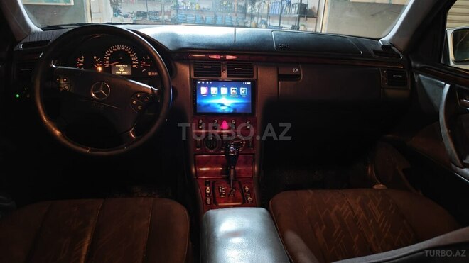 Mercedes E 220 2000, 294,000 km - 2.2 l - Bakı
