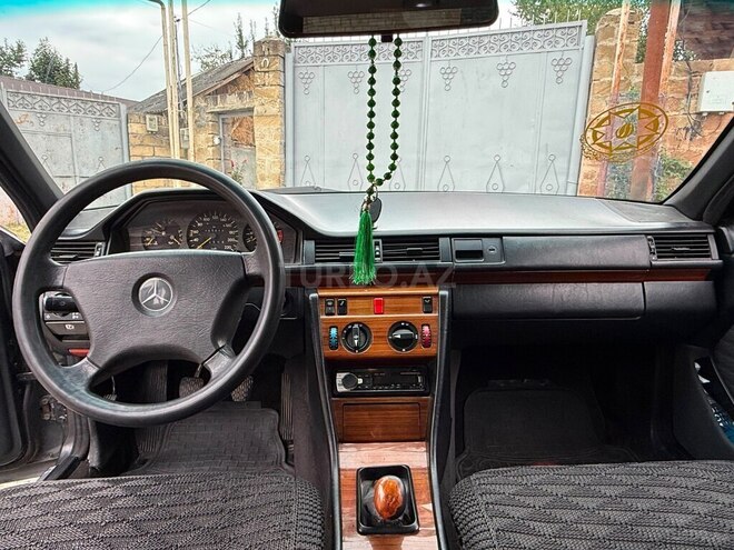 Mercedes 200 E 1992, 280,000 km - 2.0 l - İsmayıllı