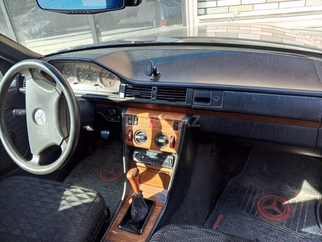 Mercedes 200 E 1992, 280,000 km - 2.0 l - İsmayıllı