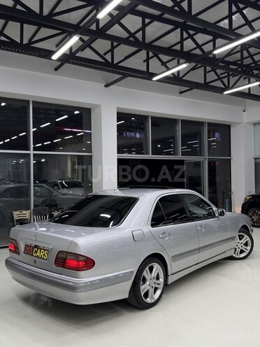 Mercedes E 280 2000, 176,000 km - 2.8 l - Bakı