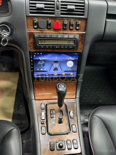Mercedes E 280 2000, 176,000 km - 2.8 l - Bakı