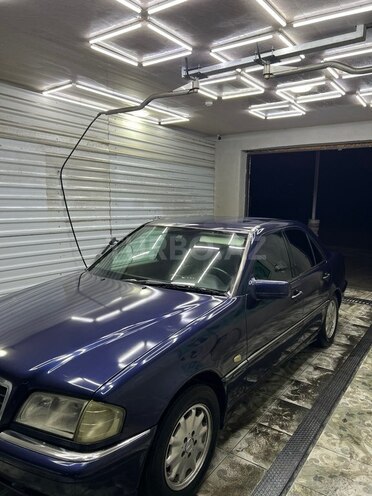 Mercedes C 180 1999, 334,000 km - 1.8 l - Qəbələ
