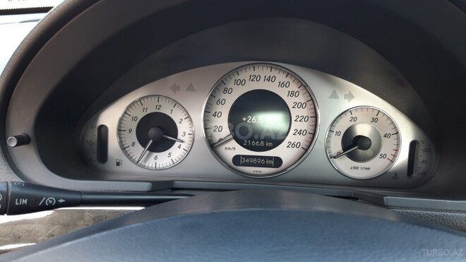 Mercedes E 220 2002, 349,000 km - 2.2 l - Bakı
