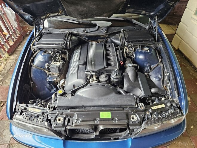 BMW 525 2001, 268,322 km - 2.5 l - Bakı