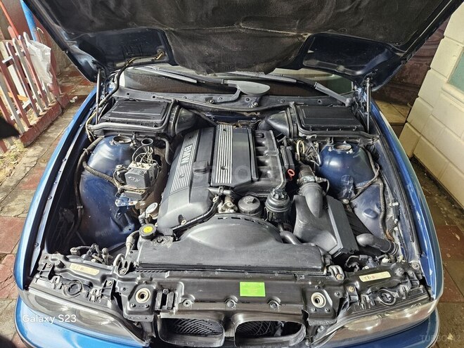 BMW 525 2001, 268,322 km - 2.5 l - Bakı