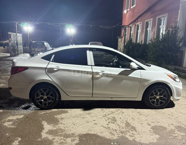 Hyundai Accent 2017, 220,000 km - 1.6 l - Bakı