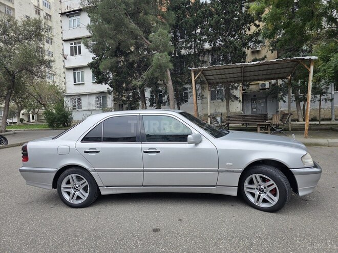 Mercedes C 220 1999, 461,200 km - 2.2 l - Bakı