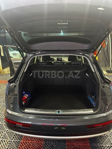 Audi Q5 2017, 130,000 km - 2.0 l - Bakı