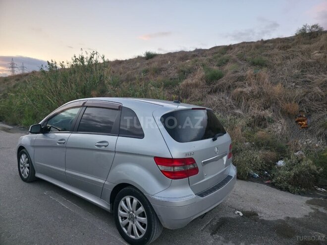 Mercedes B 180 2010, 207,000 km - 1.7 l - Bakı