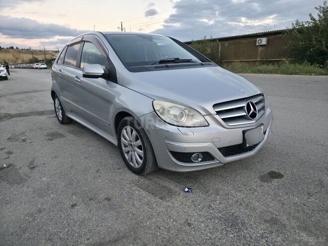 Mercedes B 180 2010, 207,000 km - 1.7 l - Bakı