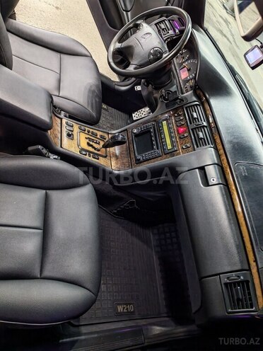 Mercedes E 320 2001, 5,000,000 km - 3.2 l - Bakı