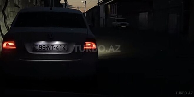 Volkswagen Polo 2013, 260,000 km - 1.6 l - Qax