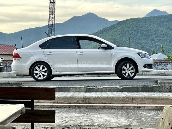 Volkswagen Polo 2013, 260,000 km - 1.6 l - Qax