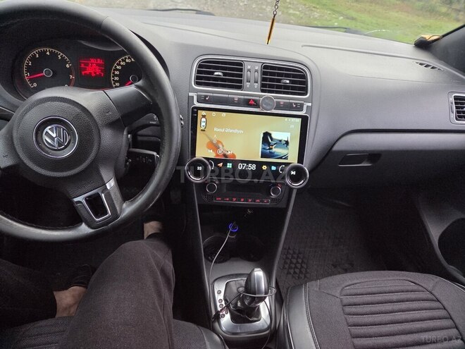 Volkswagen Polo 2013, 260,000 km - 1.6 l - Qax