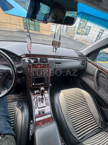 Mercedes E 270 2000, 366,000 km - 2.7 l - Bakı