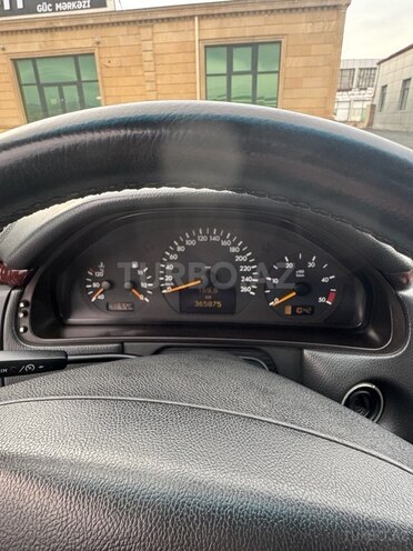 Mercedes E 270 2000, 366,000 km - 2.7 l - Bakı
