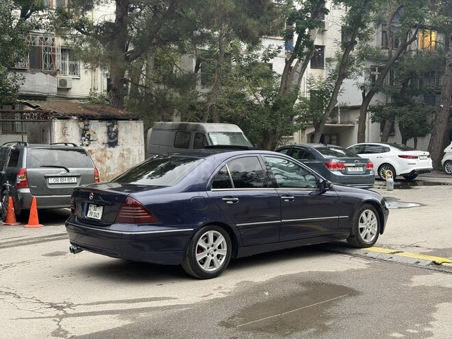 Mercedes C 240 2002, 287,070 km - 2.6 l - Bakı