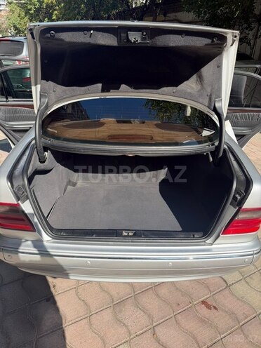 Mercedes E 320 2001, 356,000 km - 3.2 l - Bakı