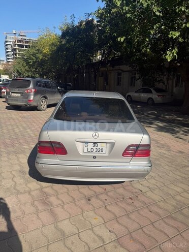 Mercedes E 320 2001, 356,000 km - 3.2 l - Bakı