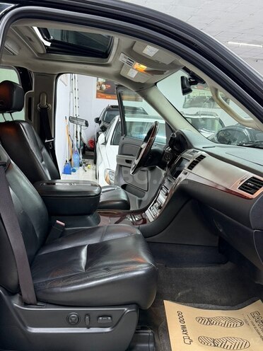 Cadillac Escalade 2008, 214,000 km - 6.2 l - Sumqayıt